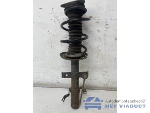 Gebruikte Voorpoot links Renault Captur (2R) 1.2 TCE 16V EDC Prijs € 60,00 Margeregeling aangeboden door Het Viaduct