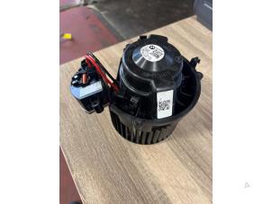 Gebruikte Kachel Ventilatiemotor BMW M135 (F40) M135i xDrive 2.0 TwinPower 16V Prijs € 60,00 Margeregeling aangeboden door Het Viaduct