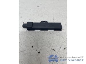 Gebruikte Keyless entry antenne BMW M135 (F40) M135i xDrive 2.0 TwinPower 16V Prijs € 25,00 Margeregeling aangeboden door Het Viaduct