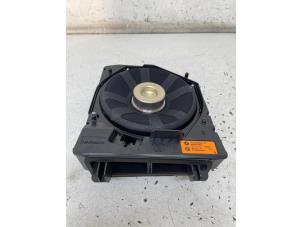 Gebruikte Subwoofer BMW M135 (F40) M135i xDrive 2.0 TwinPower 16V Prijs € 100,00 Margeregeling aangeboden door Het Viaduct