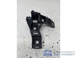 Gebruikte Bumpersteun links-achter Volkswagen Golf VII Variant (AUVV) 1.4 TGI 16V Prijs € 10,00 Margeregeling aangeboden door Het Viaduct