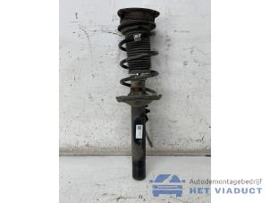 Gebruikte Schokdemperpoot rechts-voor Volkswagen Golf VII Variant (AUVV) 1.4 TGI 16V Prijs € 50,00 Margeregeling aangeboden door Het Viaduct