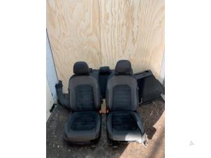 Gebruikte Bekleding Set (compleet) Volkswagen Golf VII Variant (AUVV) 1.4 TGI 16V Prijs € 300,00 Margeregeling aangeboden door Het Viaduct