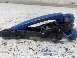 Gebruikte Deurgreep 2Deurs links BMW M1 (F21) M140i 3.0 24V Prijs € 40,00 Margeregeling aangeboden door Het Viaduct