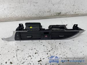 Gebruikte Luchtrooster Dashboard Audi A6 Avant (C7) 3.0 TDI V6 24V Prijs € 30,00 Margeregeling aangeboden door Het Viaduct