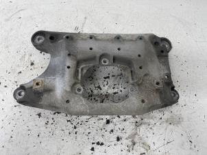 Gebruikte Versnellingsbak Steun Audi A6 Avant (C7) 3.0 TDI V6 24V Prijs € 35,00 Margeregeling aangeboden door Het Viaduct