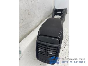 Gebruikte Middenconsoles Skoda Kamiq 1.5 TSI 16V Prijs € 150,00 Margeregeling aangeboden door Het Viaduct