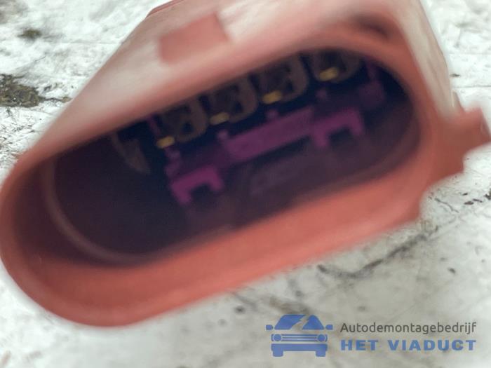 Lambda Sonde van een Volkswagen Polo VI (AW1) 1.0 TSI 12V 2024