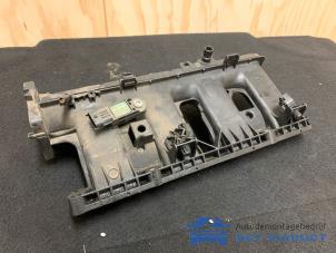 Gebruikte Spruitstuk Inlaat Renault Captur (2R) 0.9 Energy TCE 12V Prijs € 45,00 Margeregeling aangeboden door Het Viaduct