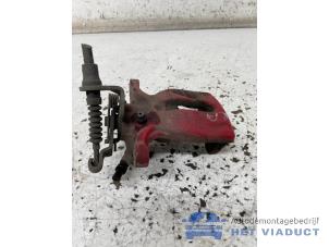 Gebruikte Remklauw (Tang) rechts-achter Skoda Octavia Combi (5EAC) 2.0 TDI RS 16V Prijs € 35,00 Margeregeling aangeboden door Het Viaduct