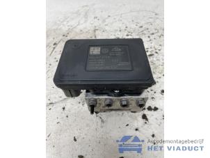 Gebruikte ABS Pomp Skoda Octavia Combi (5EAC) 2.0 TDI RS 16V Prijs € 100,00 Margeregeling aangeboden door Het Viaduct