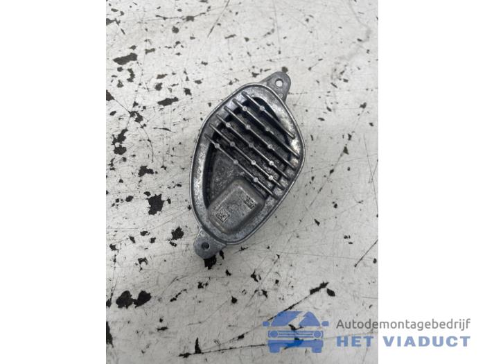 Gebruikte Module Verlichting BMW 1 serie (F40) 118d 2.0 16V Prijs € 70,00 Margeregeling aangeboden door Het Viaduct