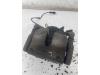 BMW 1 serie (F40) 118d 2.0 16V Remklauw (Tang) links-voor