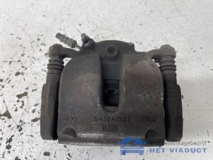 Gebruikte Remklauw (Tang) rechts-voor BMW 1 serie (F40) 118d 2.0 16V Prijs € 60,00 Margeregeling aangeboden door Het Viaduct