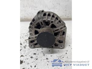 Gebruikte Dynamo Renault Captur (2R) 1.2 TCE 16V EDC Prijs € 60,00 Margeregeling aangeboden door Het Viaduct