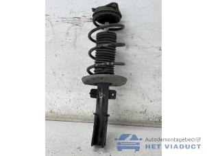 Gebruikte Mac Phersonpoot links-voor Peugeot 308 SW (L4/L9/LC/LJ/LR) 1.5 BlueHDi 100 Prijs € 50,00 Margeregeling aangeboden door Het Viaduct