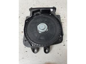 Gebruikte Subwoofer BMW 1 serie (F40) 118d 2.0 16V Prijs € 40,00 Margeregeling aangeboden door Het Viaduct