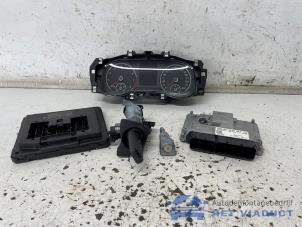 Gebruikte Kontaktslot + computer Volkswagen Polo VI (AW1) 1.0 TSI 12V Prijs € 550,00 Margeregeling aangeboden door Het Viaduct