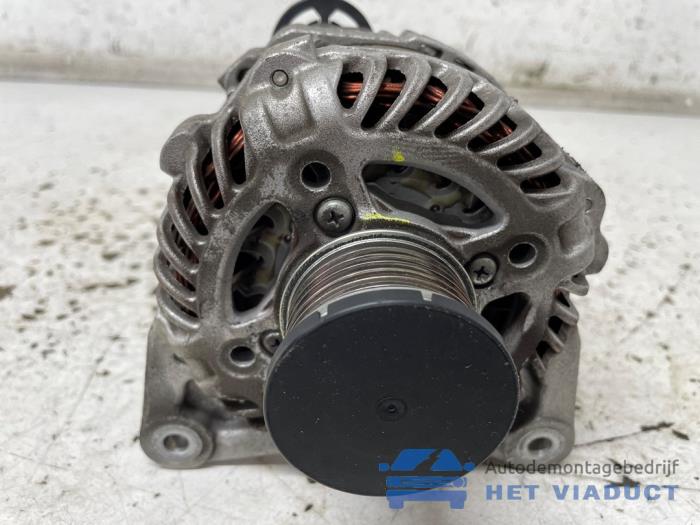 Gebruikte Dynamo Renault Clio V (RJAB) 1.0 TCe 100 12V Prijs € 100,00 Margeregeling aangeboden door Het Viaduct
