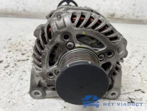 Gebruikte Dynamo Renault Clio V (RJAB) 1.0 TCe 100 12V Prijs € 100,00 Margeregeling aangeboden door Het Viaduct