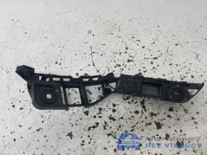 Gebruikte Bumpersteun links-achter Volkswagen Polo V (6R) 1.2 TSI 16V BlueMotion Technology Prijs € 15,00 Margeregeling aangeboden door Het Viaduct