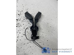 Gebruikte Veiligheidsgordel Insteek links-achter Opel Crossland (X) 1.2 12V Prijs € 25,00 Margeregeling aangeboden door Het Viaduct