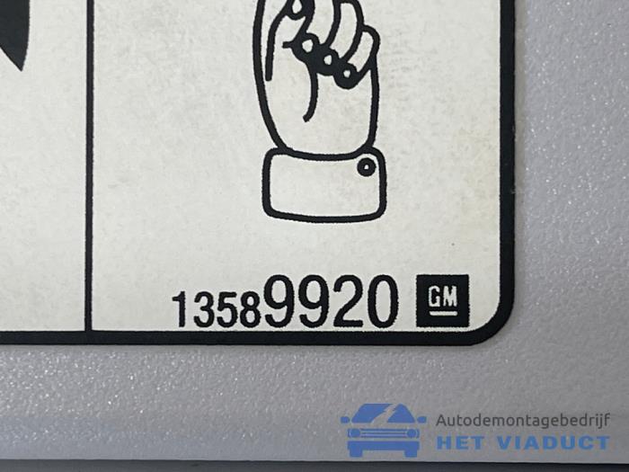 Zonneklep set van een Opel Crossland (X) 1.2 12V 2018