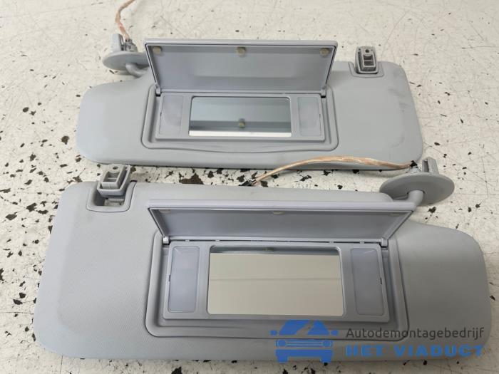 Zonneklep set van een Opel Crossland (X) 1.2 12V 2018