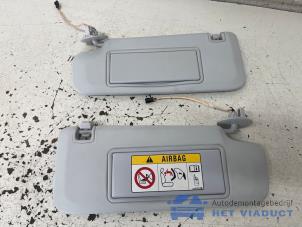 Gebruikte Zonneklep set Opel Crossland (X) 1.2 12V Prijs € 35,00 Margeregeling aangeboden door Het Viaduct