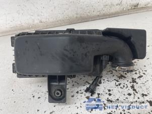 Gebruikte Luchtfilterhuis Opel Crossland (X) 1.2 12V Prijs € 20,00 Margeregeling aangeboden door Het Viaduct