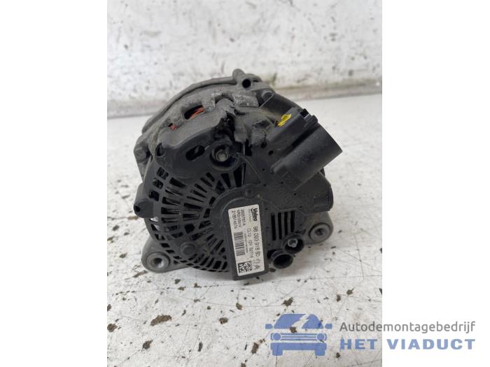 Dynamo van een Opel Crossland (X) 1.2 12V 2018