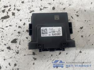 Gebruikte Gateway module Opel Astra K Sports Tourer 1.2 Turbo 12V Prijs € 20,00 Margeregeling aangeboden door Het Viaduct