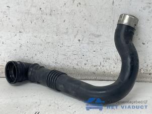 Gebruikte Intercooler Buis Opel Astra K Sports Tourer 1.2 Turbo 12V Prijs € 60,00 Margeregeling aangeboden door Het Viaduct