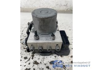 Gebruikte ABS Pomp Skoda Fabia III Combi (NJ5) 1.0 TSI 12V Prijs € 40,00 Margeregeling aangeboden door Het Viaduct