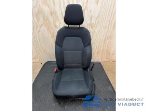 Gebruikte Voorstoel links Renault Clio V (RJAB) 1.0 TCe 100 12V Prijs € 200,00 Margeregeling aangeboden door Het Viaduct