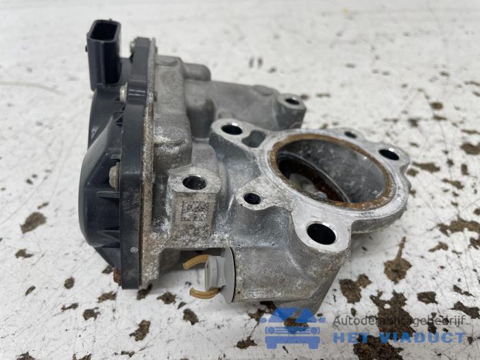 Gebruikte Gasklephuis Mercedes A Limousine (177.1) 1.5 A-180d Prijs € 60,00 Margeregeling aangeboden door Het Viaduct