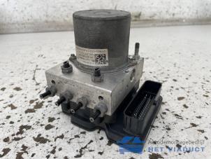 Gebruikte ABS Pomp Mercedes A Limousine (177.1) 1.5 A-180d Prijs € 240,00 Margeregeling aangeboden door Het Viaduct