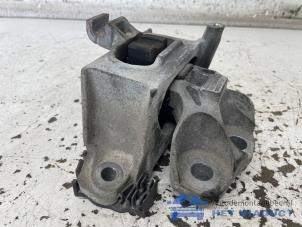 Gebruikte Motorsteun Opel Astra K Sports Tourer 1.4 Turbo 16V Prijs € 30,00 Margeregeling aangeboden door Het Viaduct