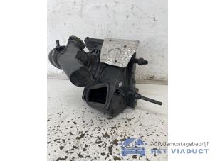 Gebruikte Luchtfilterhuis Audi A4 Avant (B9) 1.4 TFSI 16V Prijs € 55,00 Margeregeling aangeboden door Het Viaduct