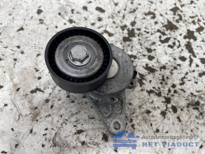 Gebruikte Spanrol Multiriem Volkswagen Golf VII (AUA) 1.6 TDI BMT 16V Prijs € 20,00 Margeregeling aangeboden door Het Viaduct