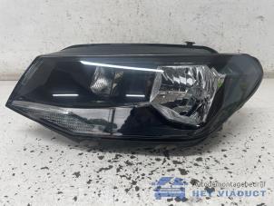 Gebruikte Koplamp links Volkswagen Caddy IV 2.0 TDI Prijs € 130,00 Margeregeling aangeboden door Het Viaduct