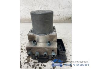 Gebruikte ABS Pomp BMW 5 serie (F10) 520i 16V Prijs € 700,00 Margeregeling aangeboden door Het Viaduct