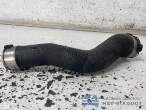 Gebruikte Intercooler Slang BMW 5 serie (F10) 520i 16V Prijs € 50,00 Margeregeling aangeboden door Het Viaduct