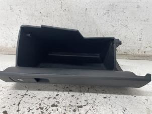 Gebruikte Dashboardkastje Volkswagen Caddy IV 2.0 TDI 102 Prijs € 40,00 Margeregeling aangeboden door Het Viaduct