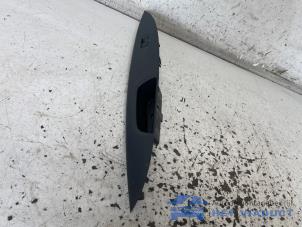 Gebruikte Raam schakelaar elektrisch Mitsubishi Space Star (A0) 1.0 12V Prijs € 30,00 Margeregeling aangeboden door Het Viaduct