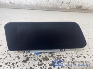 Gebruikte Display Multi Media regelunit Mazda CX-30 (DM) 2.0 e-SkyActiv X 186 M Hybrid 16V Prijs € 350,00 Margeregeling aangeboden door Het Viaduct