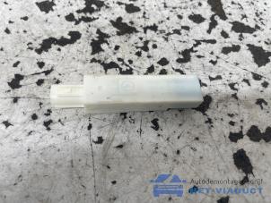 Gebruikte Keyless entry antenne Mazda CX-30 (DM) 2.0 e-SkyActiv-X 181 M Hybrid 16V Prijs € 20,00 Margeregeling aangeboden door Het Viaduct
