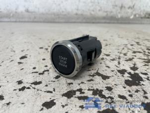 Gebruikte Start/Stop schakelaar Mazda CX-30 (DM) 2.0 e-SkyActiv-X 181 M Hybrid 16V Prijs € 45,00 Margeregeling aangeboden door Het Viaduct