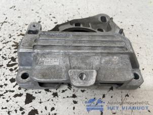 Gebruikte Motorsteun Mercedes A (177.0) 1.3 A-180 Turbo 16V Prijs € 30,00 Margeregeling aangeboden door Het Viaduct