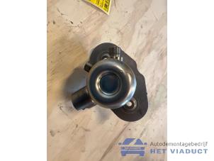 Gebruikte Hogedrukpomp BMW 5 serie (F10) 520i 16V Prijs € 200,00 Margeregeling aangeboden door Het Viaduct